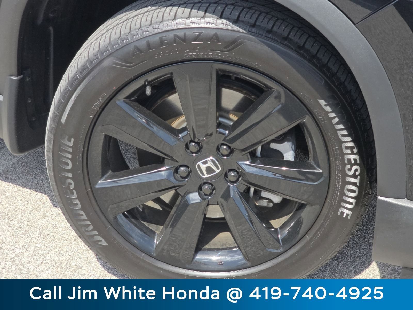 Certified 2025 Honda Pilot Black Edition image 13