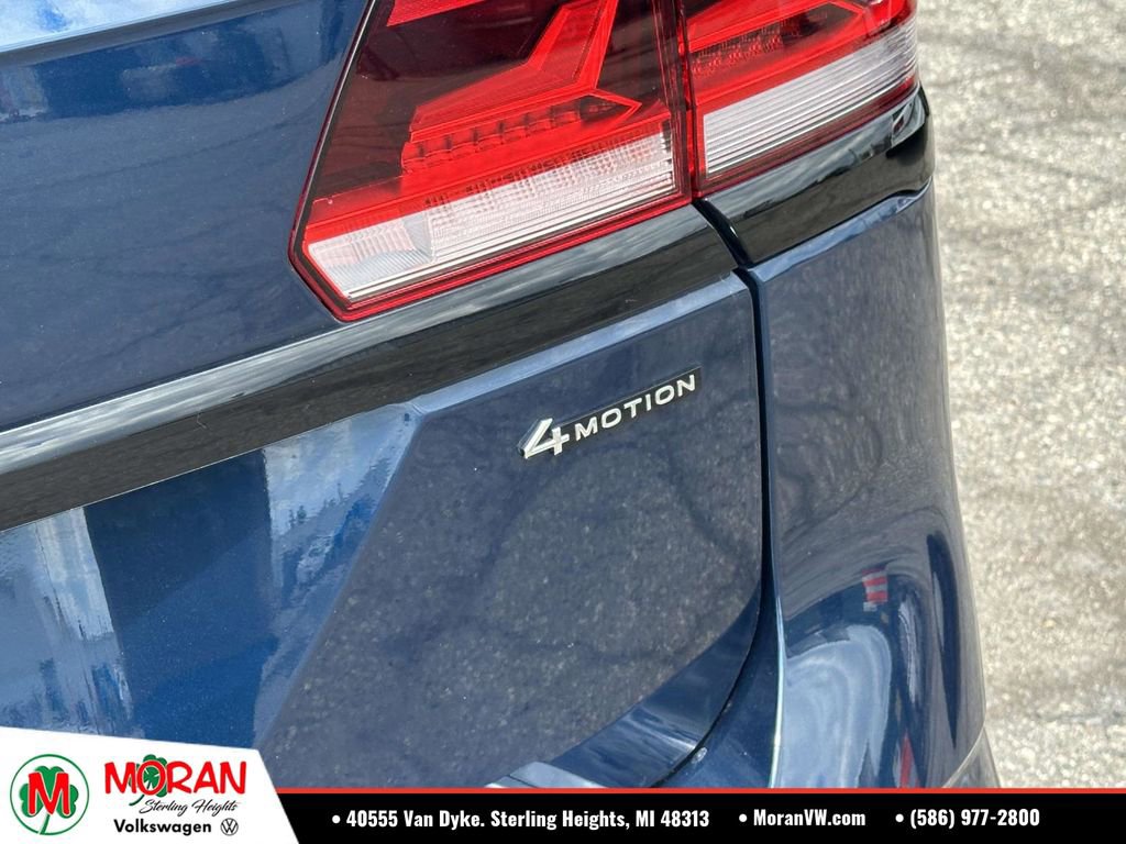 Used 2023 Volkswagen Atlas SEL R-Line AWD/4WD image 12