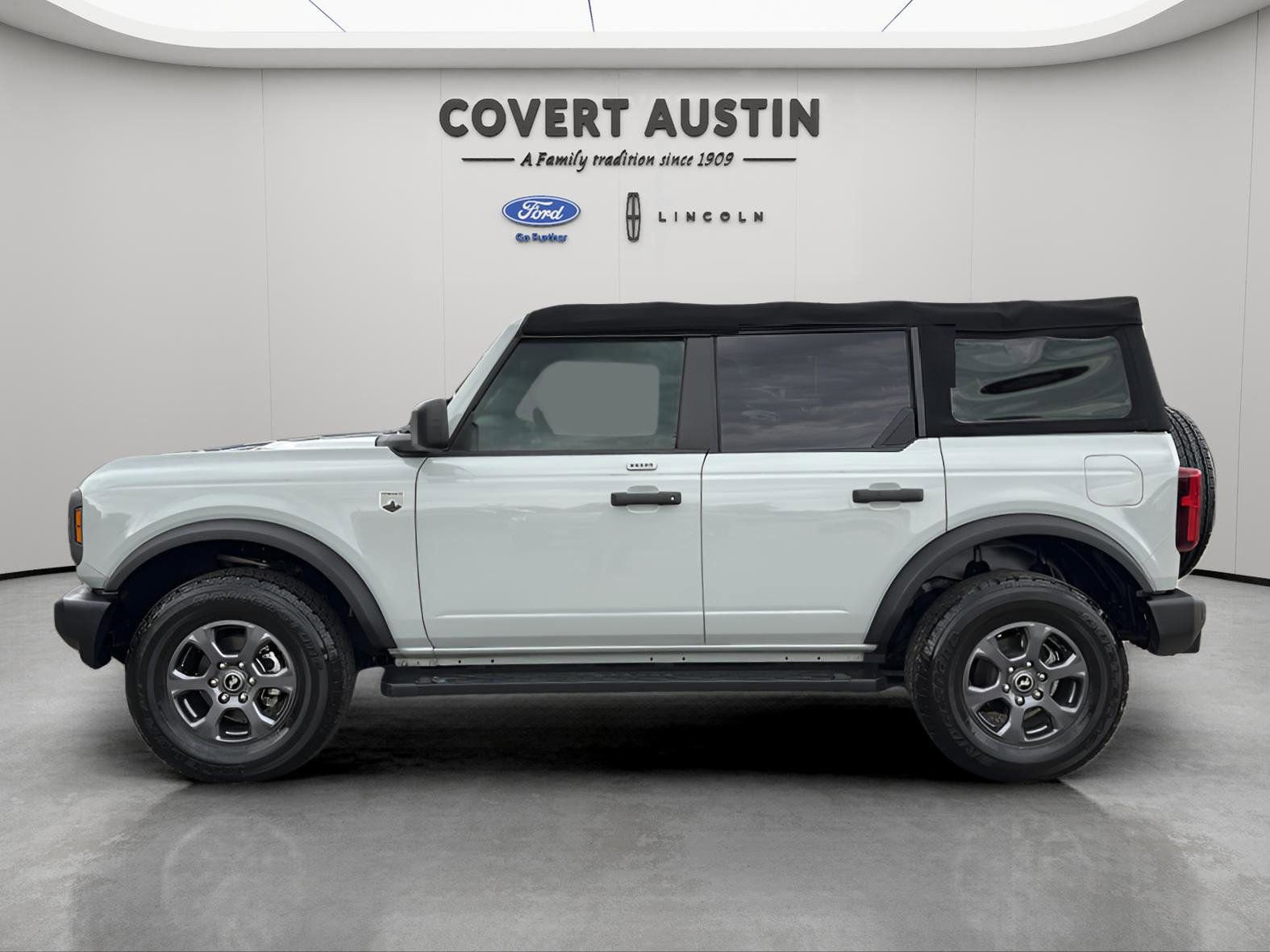 Used 2022 Ford Bronco Big Bend image 2