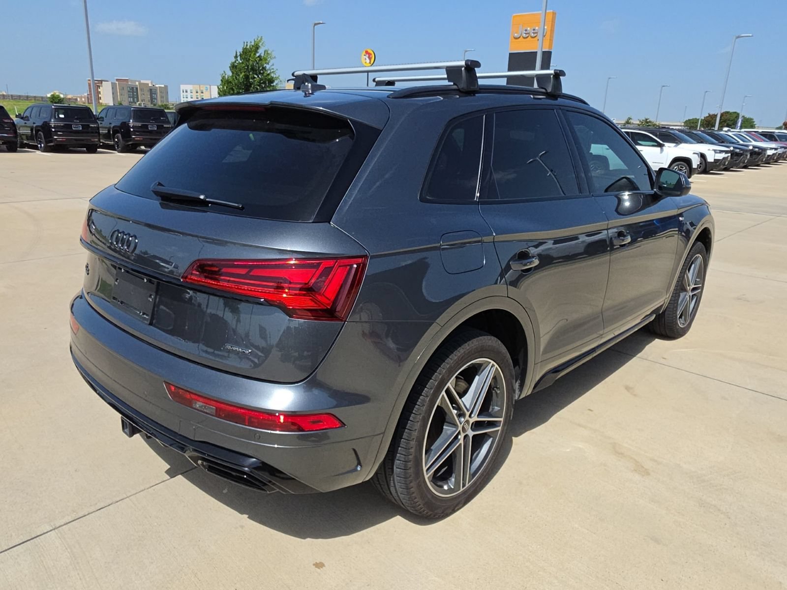 Used 2025 Audi Q5 e Premium Plus w/ Premium Plus Package AWD/4WD image 5