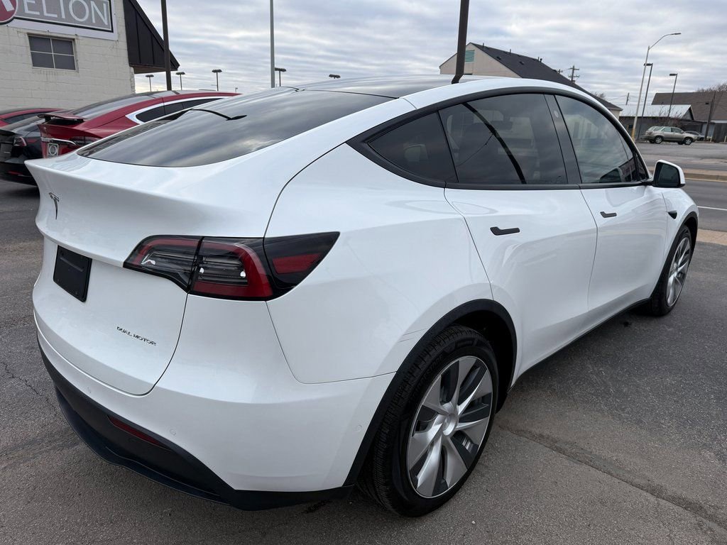 Used 2021 Tesla Model Y Long Range image 12