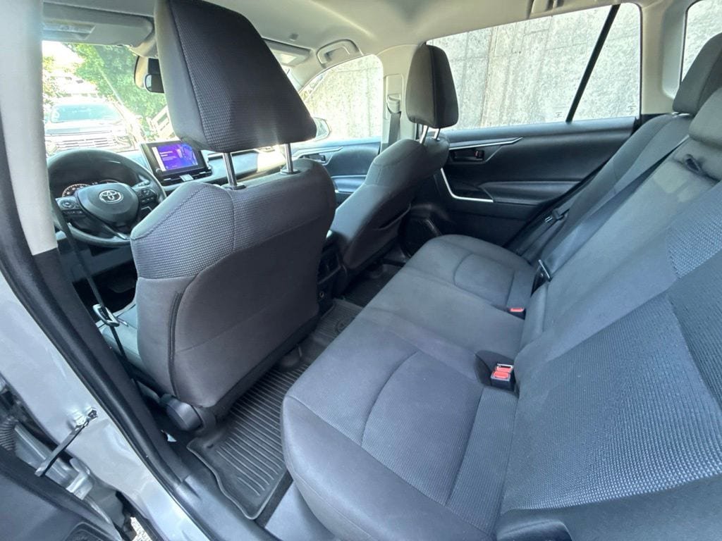 Used 2023 Toyota RAV4 LE AWD/4WD image 21