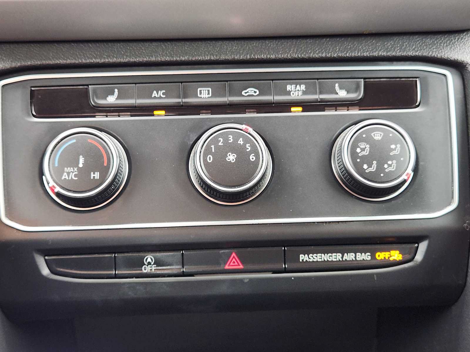 Used 2018 Volkswagen Atlas SE AWD/4WD image 21