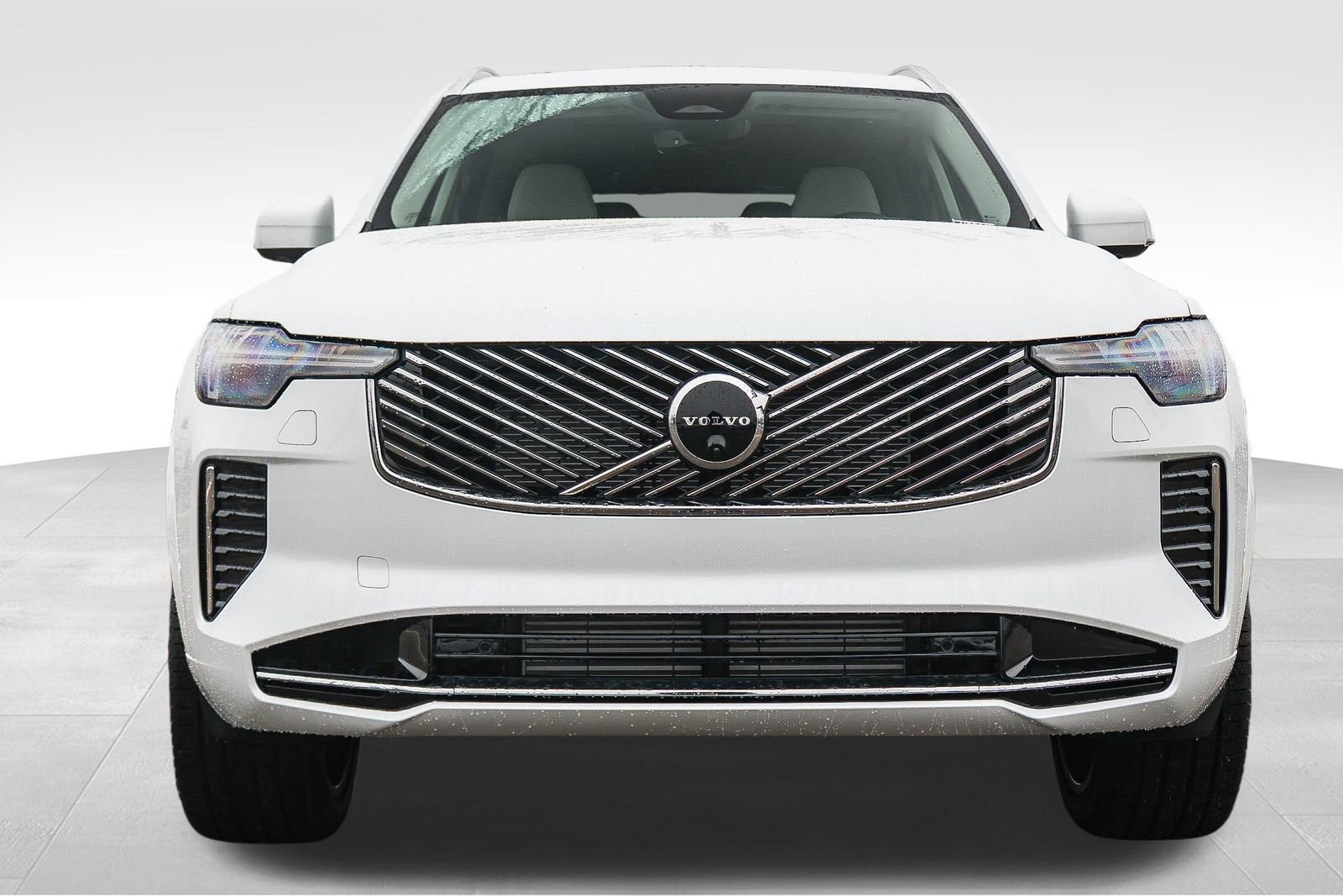 New 2026 Volvo XC90 T8 Ultra w/ Protection Package Premier image 2