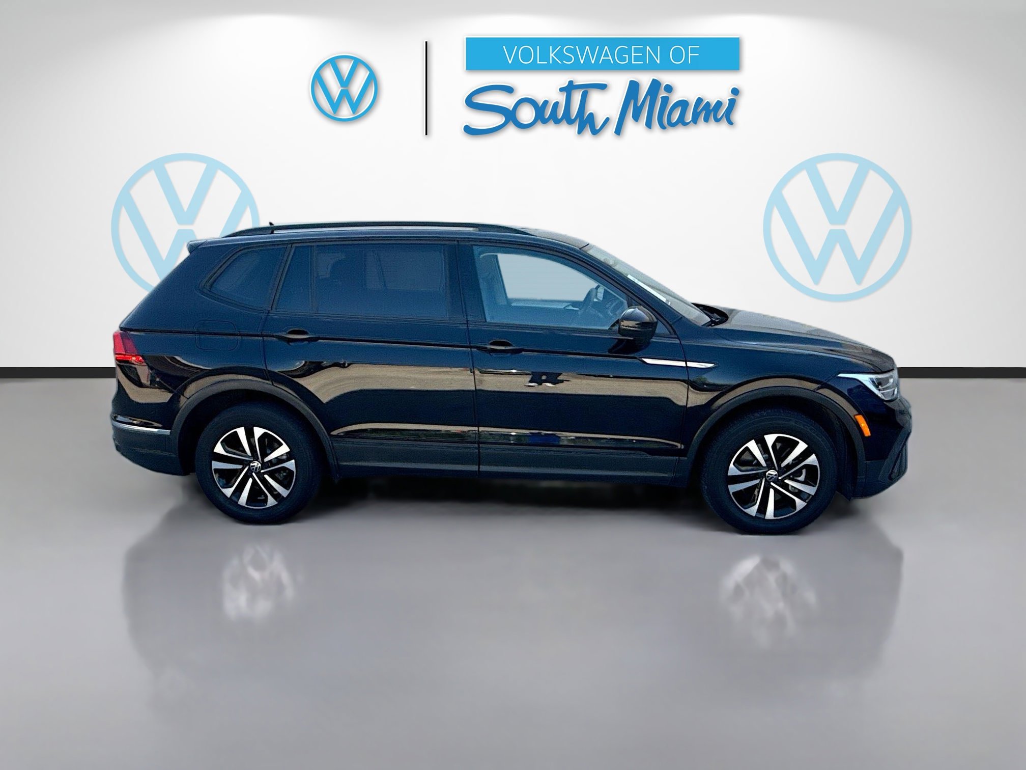 Used 2022 Volkswagen Tiguan S image 8