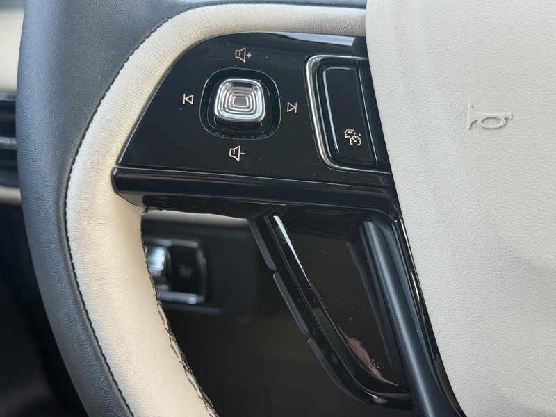 New 2026 Lincoln Corsair Premiere image 8