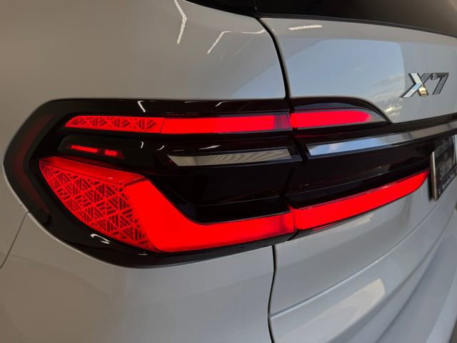 Used 2023 BMW X7 xDrive40i w/ Executive Package image 33