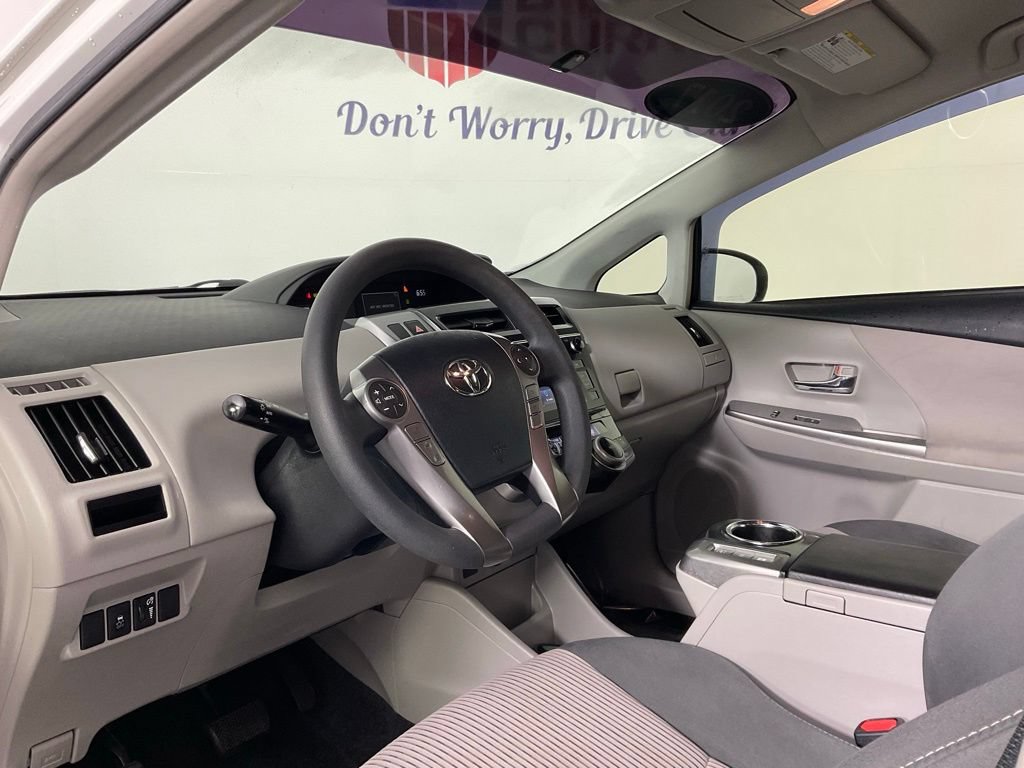 Used 2017 Toyota Prius V Three FWD image 13