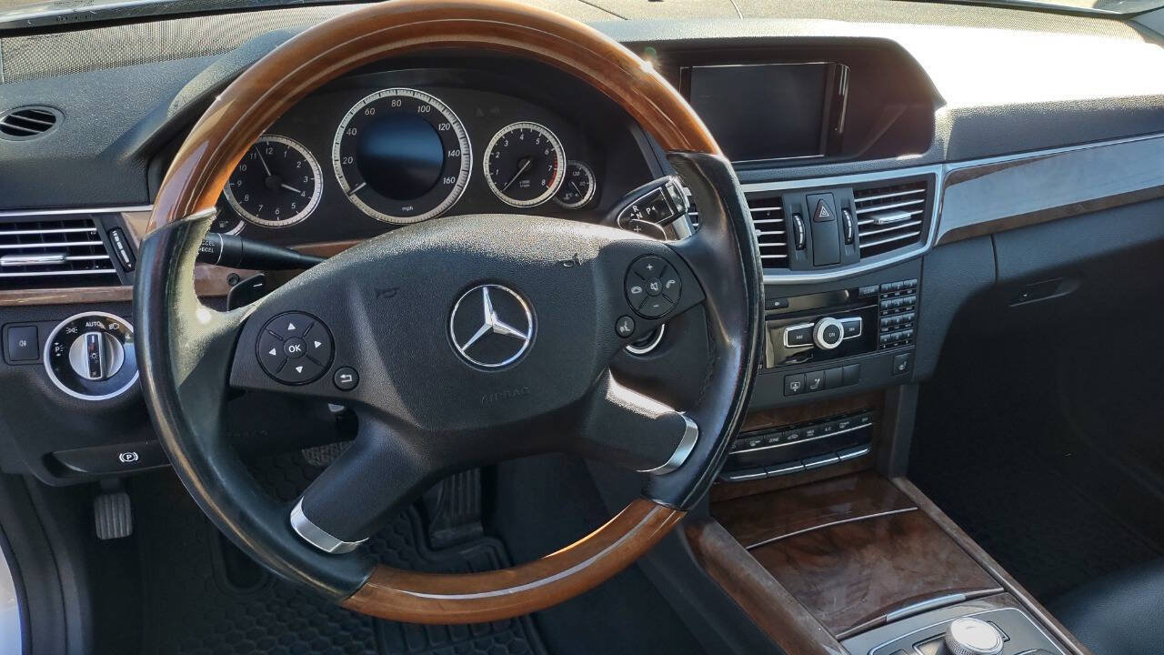 Used 2012 Mercedes-Benz E 350 4MATIC Sedan image 11