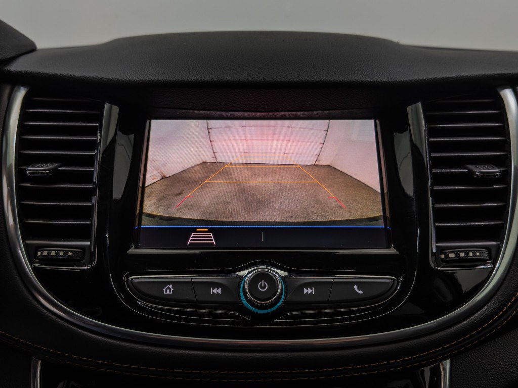 Used 2020 Chevrolet Trax Premier FWD image 32