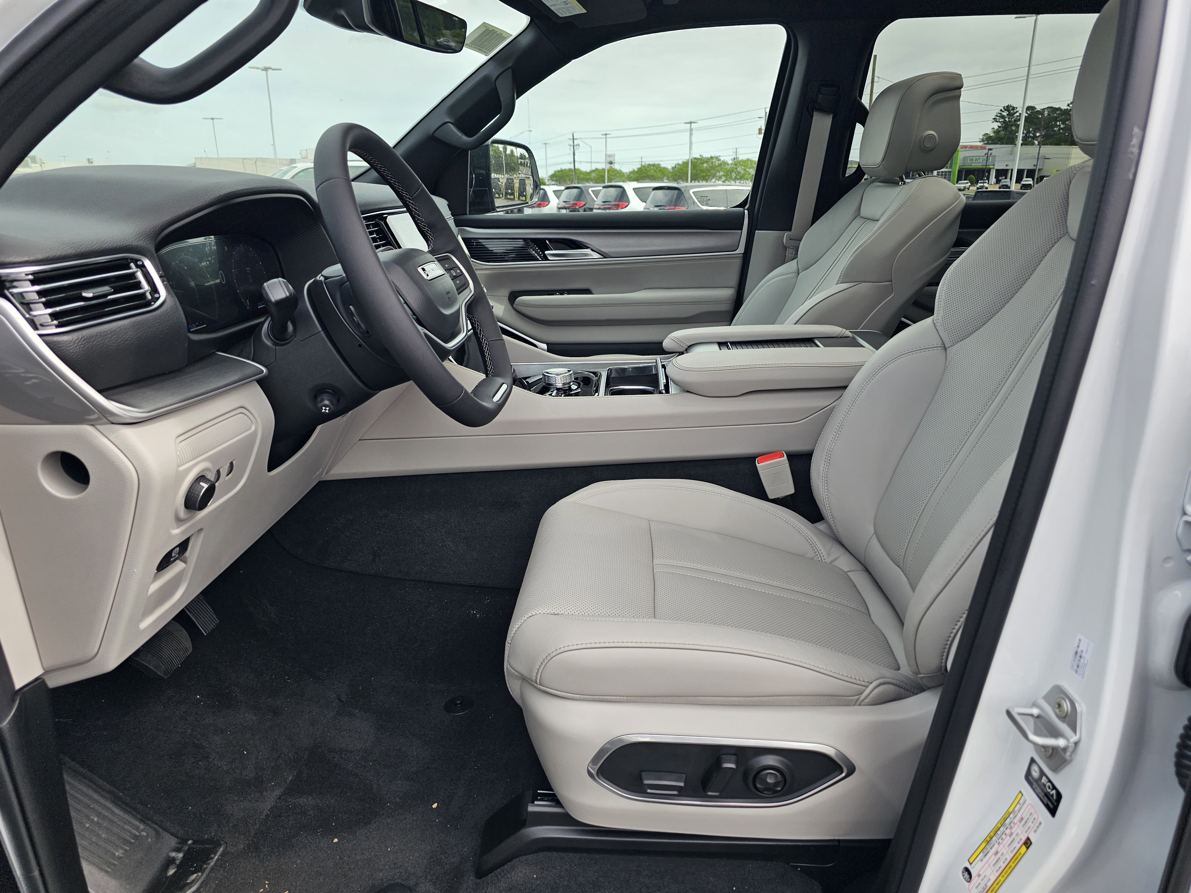 New 2026 Jeep Grand Wagoneer Limited image 17