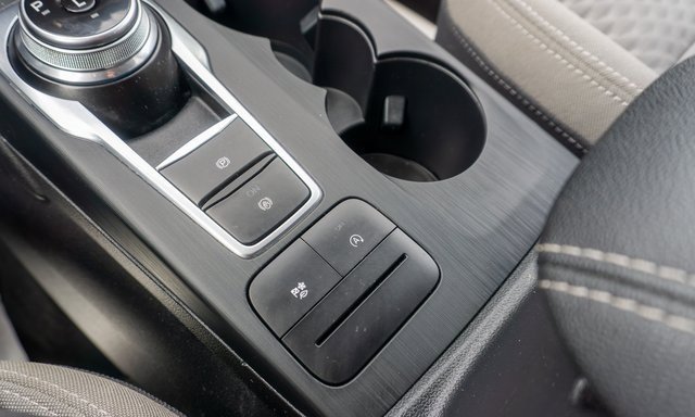 Used 2020 Ford Escape SE image 29