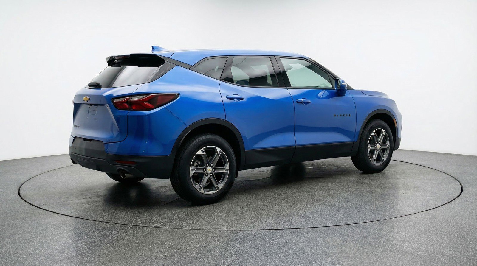 Used 2025 Chevrolet Blazer LT image 9