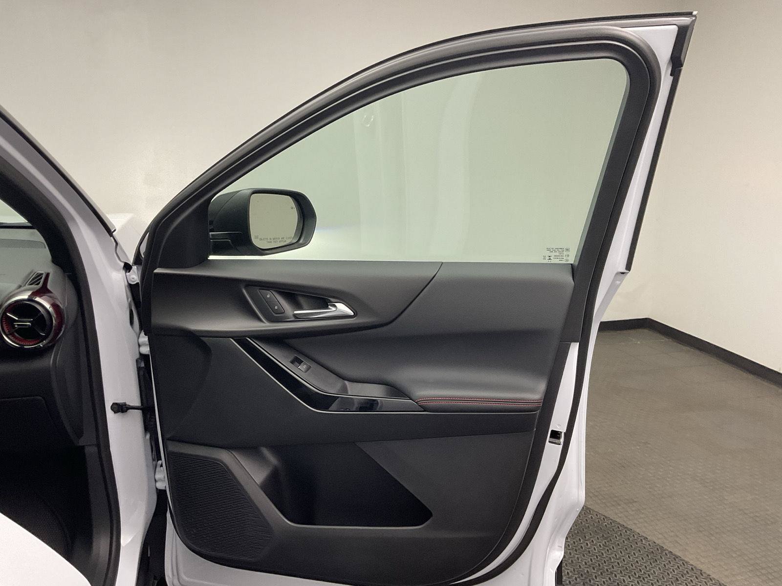 New 2027 Chevrolet Equinox RS w/ Safety and Technology Package FWD image 24