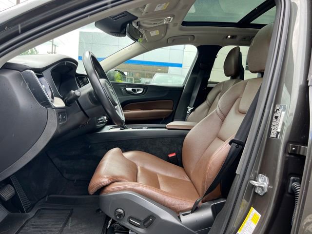 Used 2018 Volvo XC60 T5 Inscription w/ Convenience Package AWD/4WD image 17