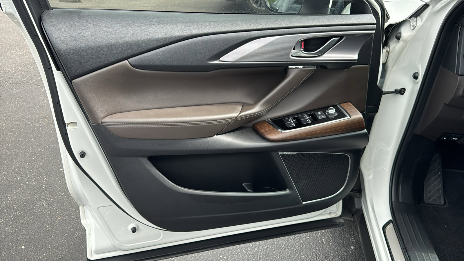 Used 2022 MAZDA CX-9 Signature image 11