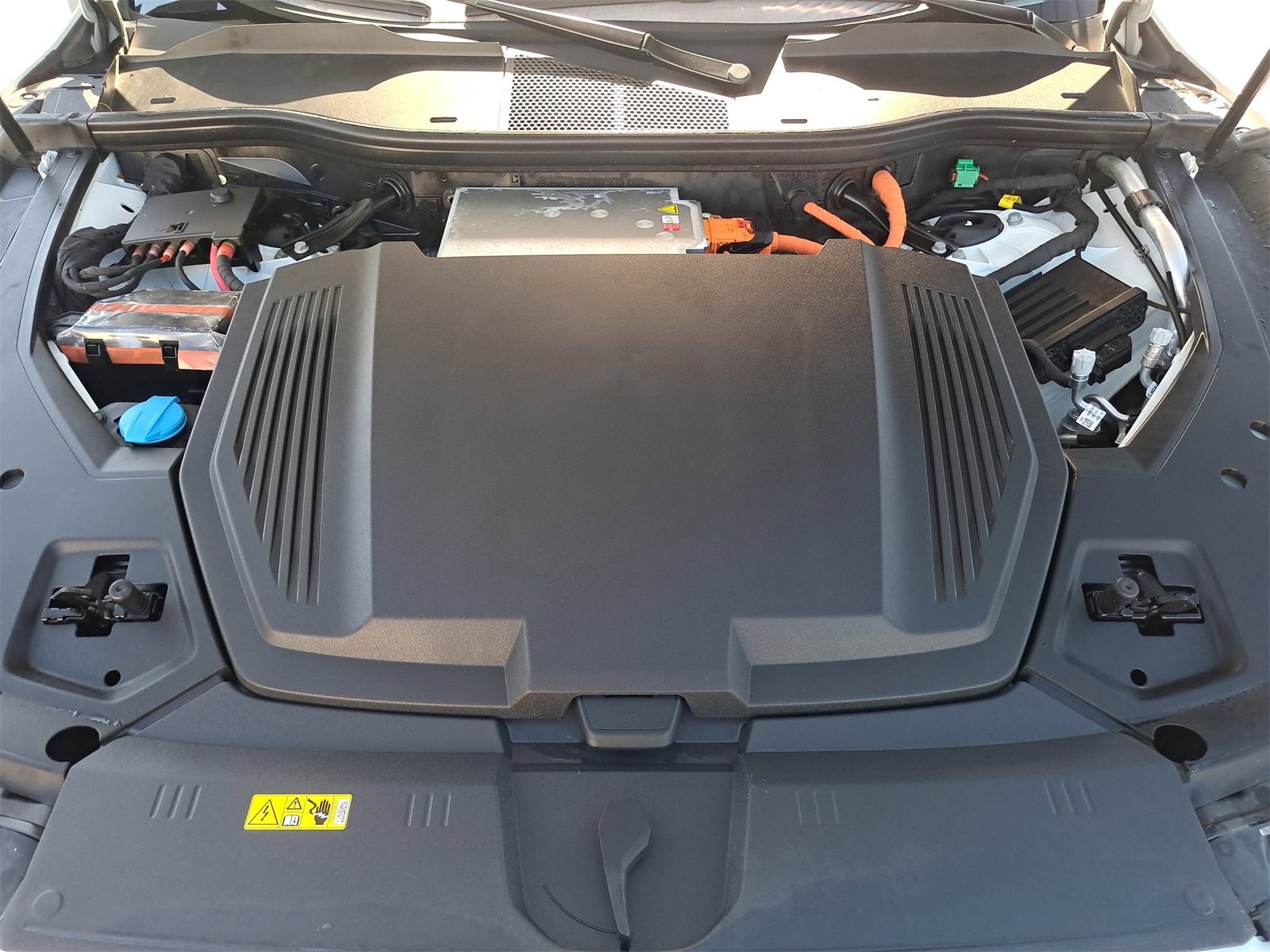 Used 2023 Audi e-tron Premium image 33