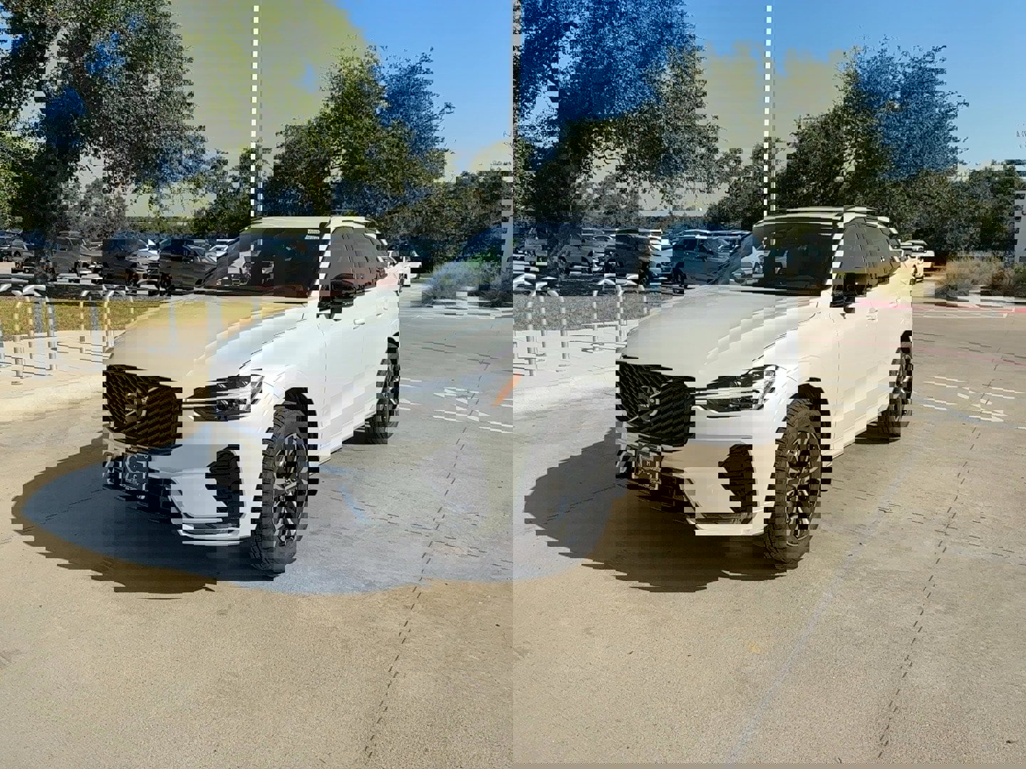 Used 2026 Volvo XC60 B5 Core w/ Protection Package Premier image 2