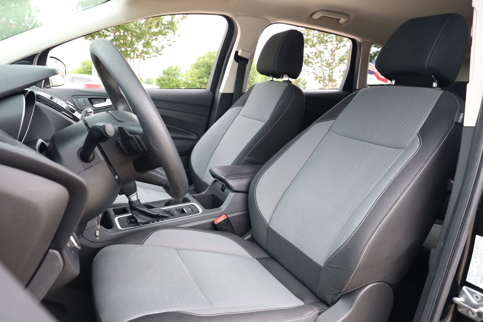 Used 2017 Ford Escape SE AWD/4WD image 25