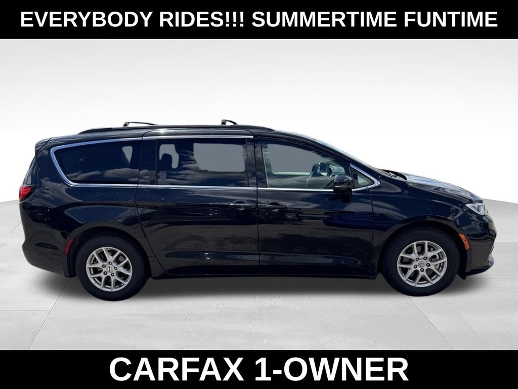 Used 2022 Chrysler Pacifica Touring-L FWD image 8
