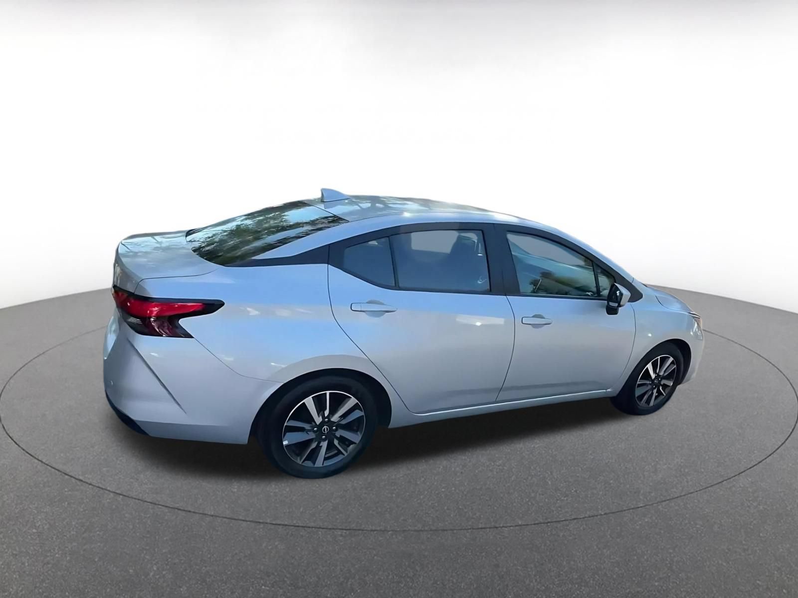 Used 2025 Nissan Versa SV FWD image 14