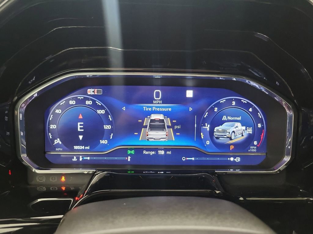 Used 2024 Chevrolet Silverado 1500 High Country w/ Technology Package image 15