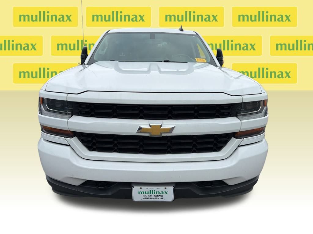 Used 2018 Chevrolet Silverado 1500 Custom w/ Custom Value Package image 2