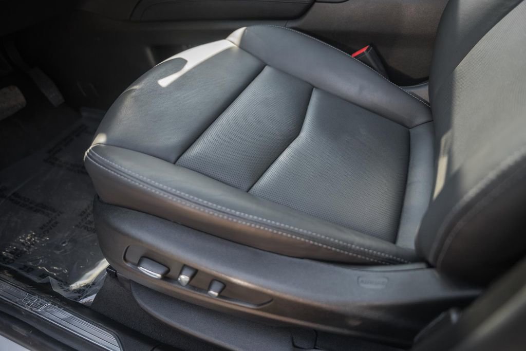 Used 2025 Cadillac XT5 Premium Luxury image 34