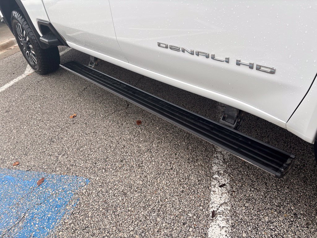Used 2024 GMC Sierra 3500 Denali Ultimate AWD/4WD image 11