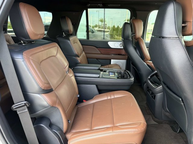 Certified 2024 Lincoln Navigator Reserve AWD/4WD image 23