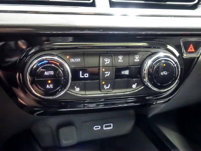 New 2026 Chevrolet Trax ACTIV w/ Sunroof Package FWD image 18
