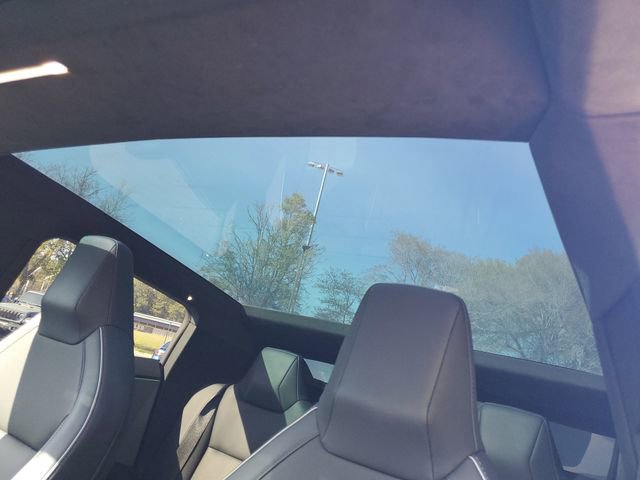 Used 2024 Tesla Cybertruck AWD Crew Cab image 10