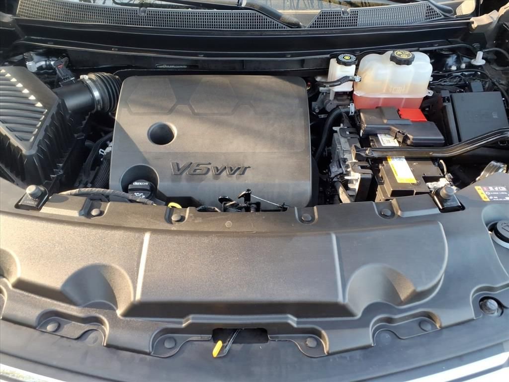 Used 2023 Chevrolet Traverse LT image 30