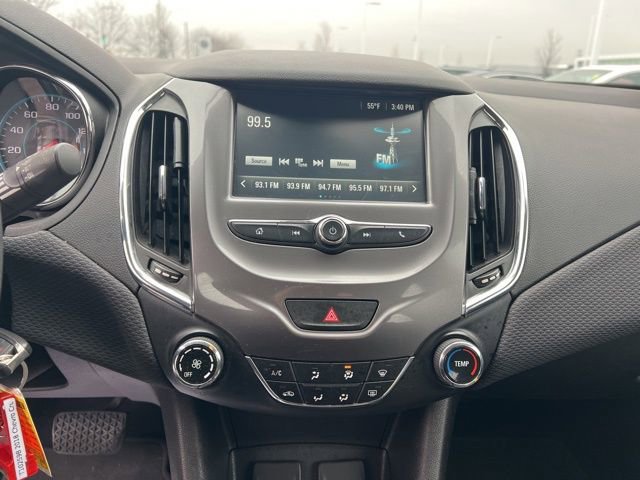 Used 2018 Chevrolet Cruze LT image 16