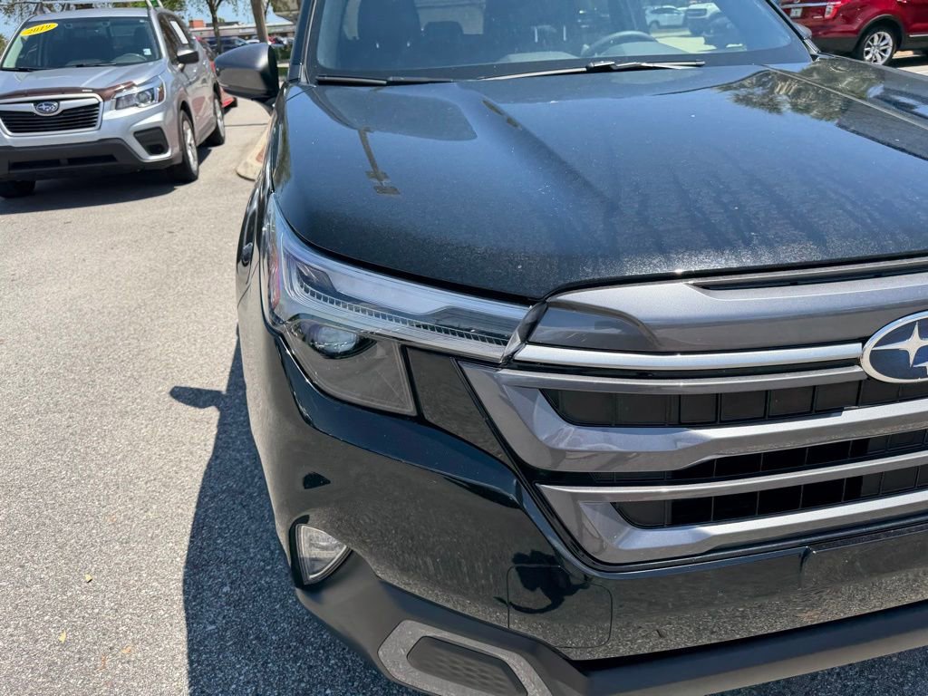 Used 2025 Subaru Forester Limited AWD/4WD image 15