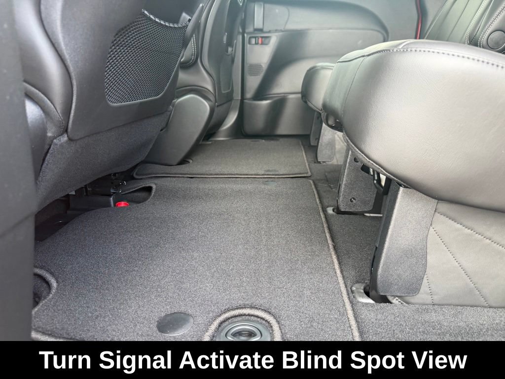 New 2027 Chrysler Pacifica Select w/ Family Tech Group FWD image 28