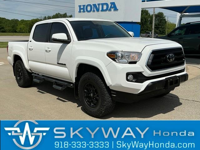 Used 2022 Toyota Tacoma SR5 w/ Technology Package AWD/4WD image 1