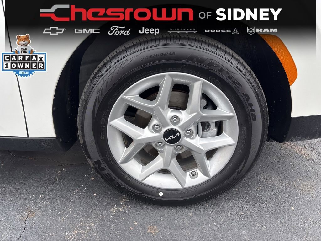 Used 2025 Kia Soul S image 12