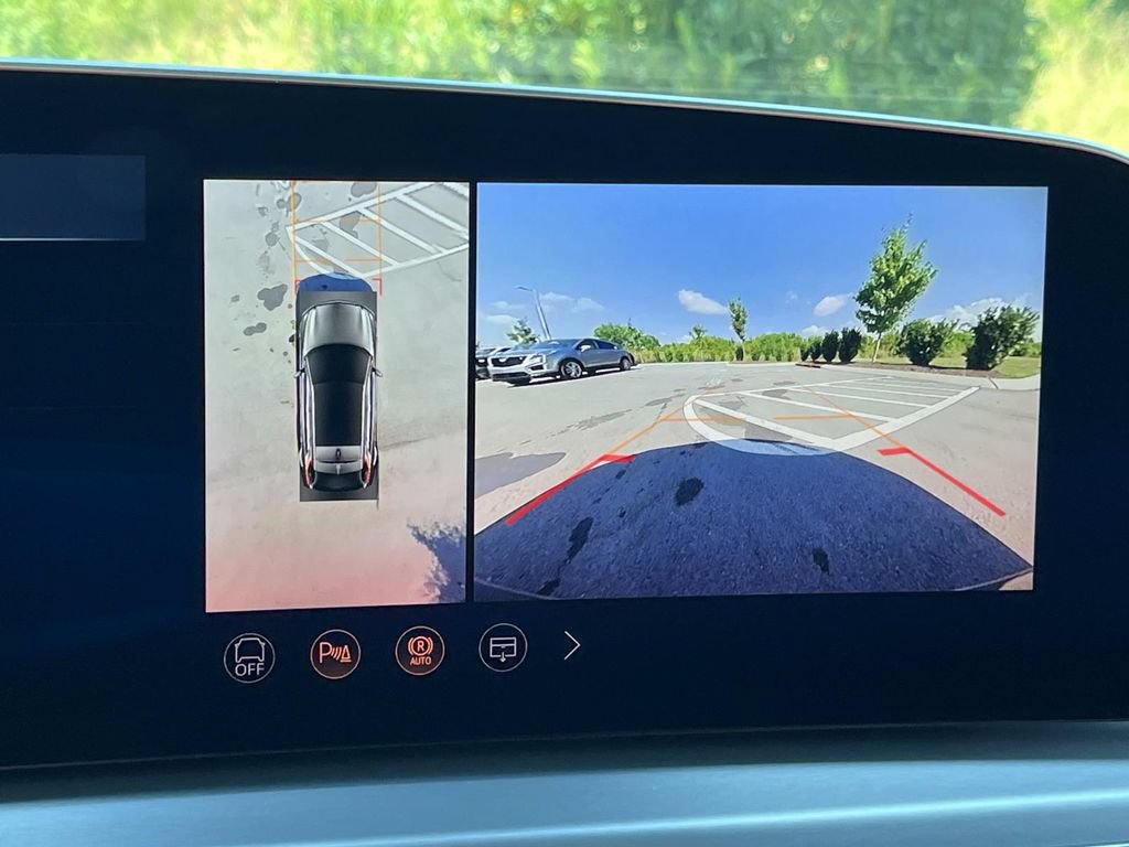New 2026 Cadillac Lyriq Premium Luxury AWD/4WD image 34