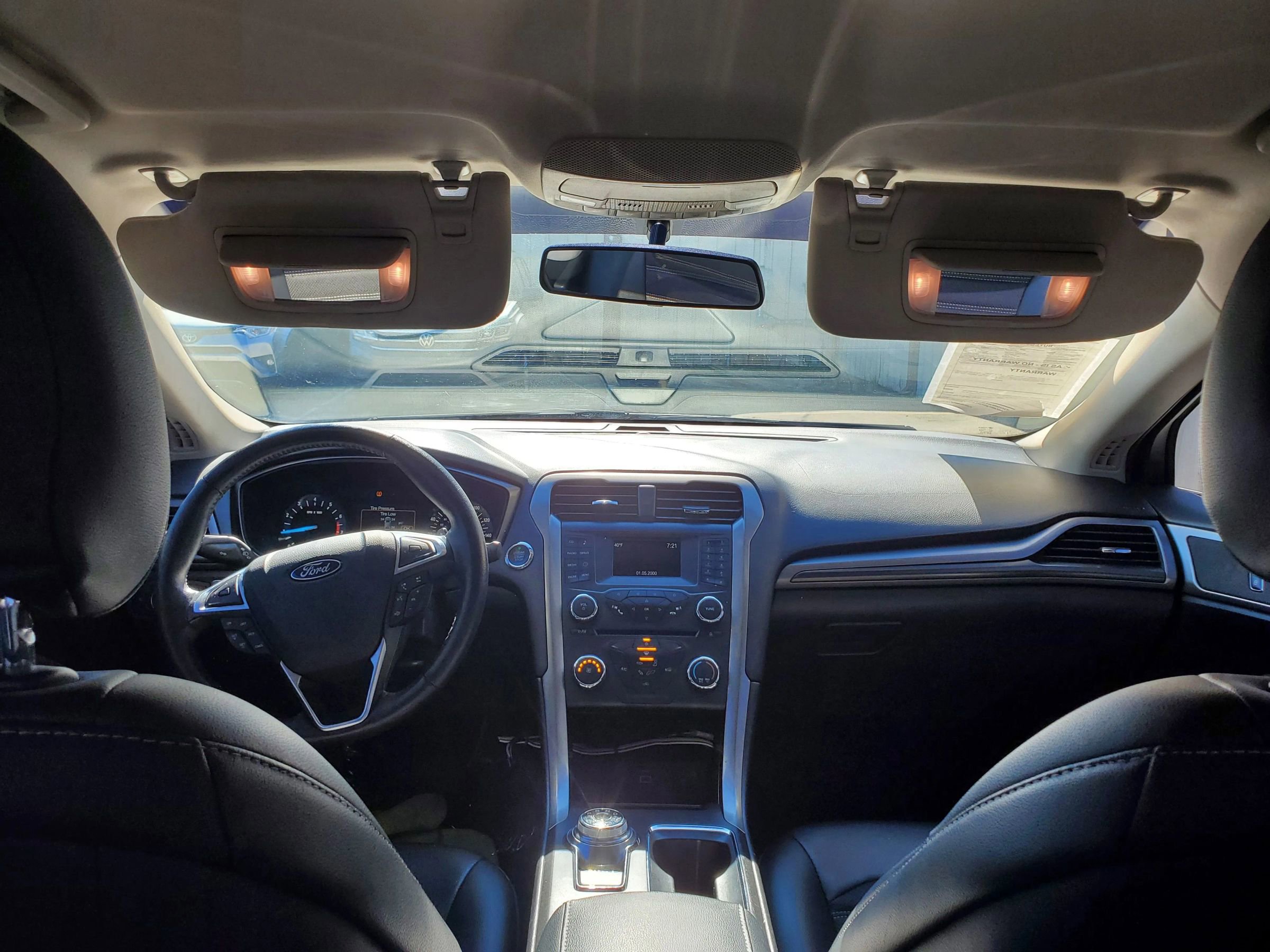 Used 2017 Ford Fusion SE w/ Equipment Group 201A image 29