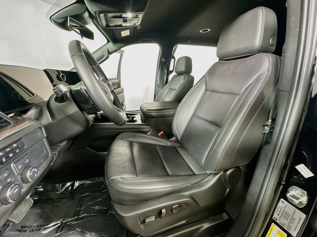 Used 2025 Chevrolet Tahoe LT AWD/4WD image 16