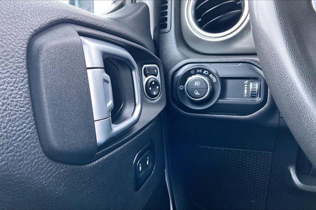 Used 2023 Jeep Gladiator Overland image 17