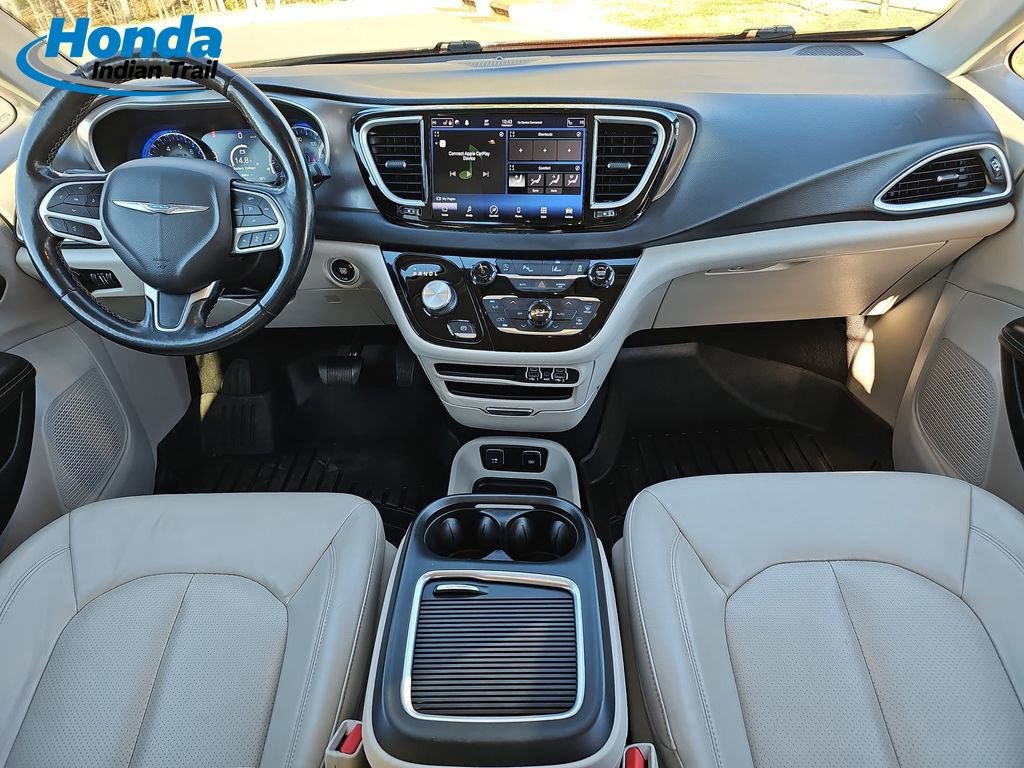 Used 2021 Chrysler Pacifica Touring-L image 10