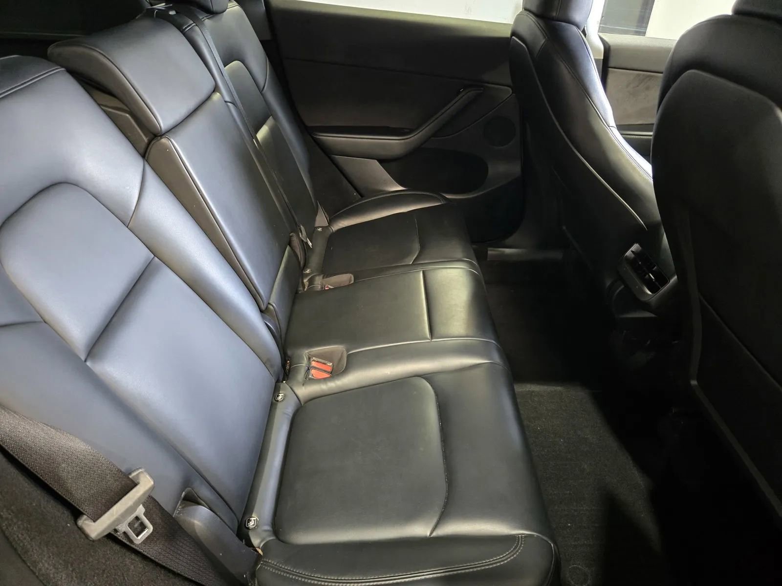 Used 2023 Tesla Model Y Long Range image 9