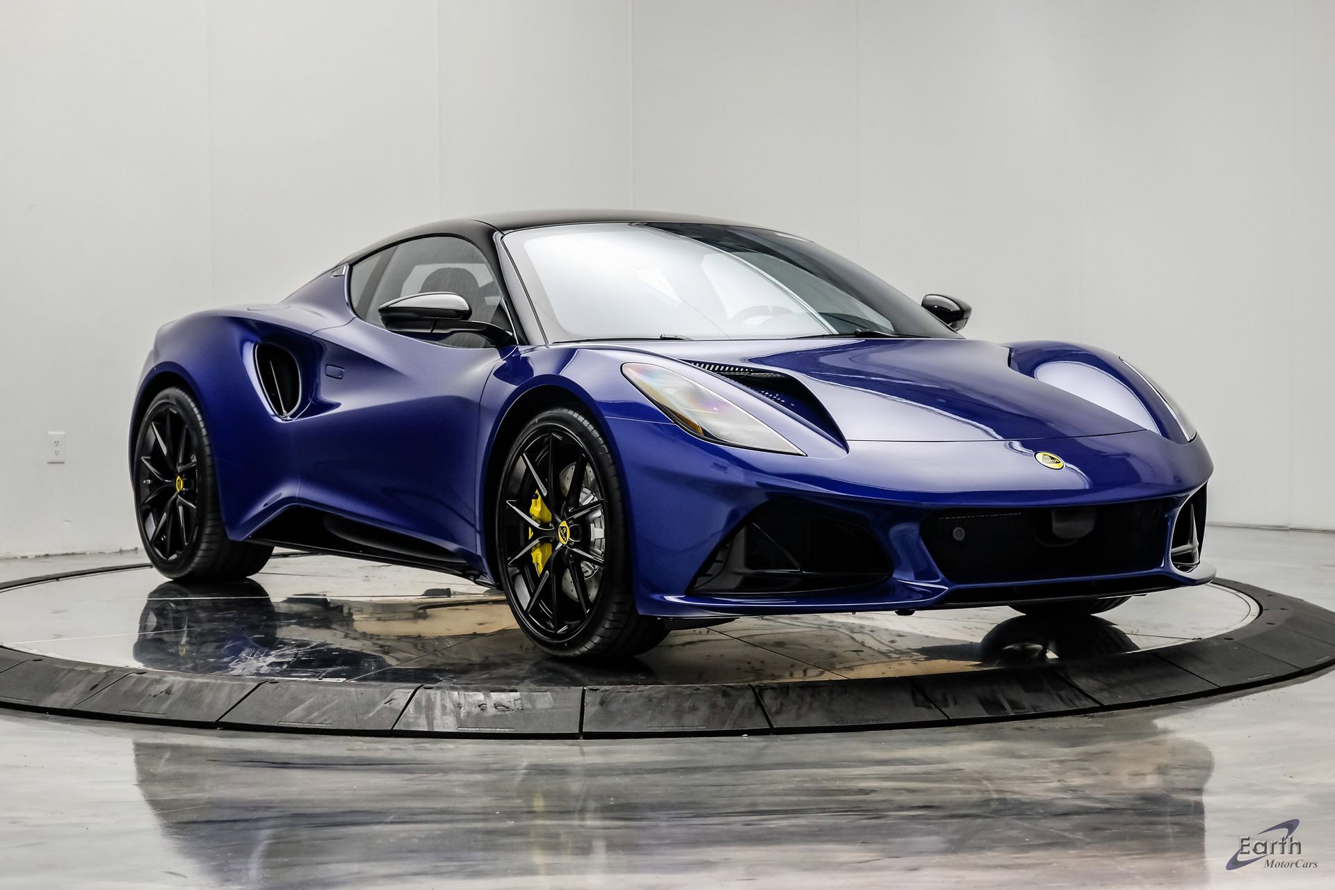 Used 2026 Lotus Emira SE RWD image 31