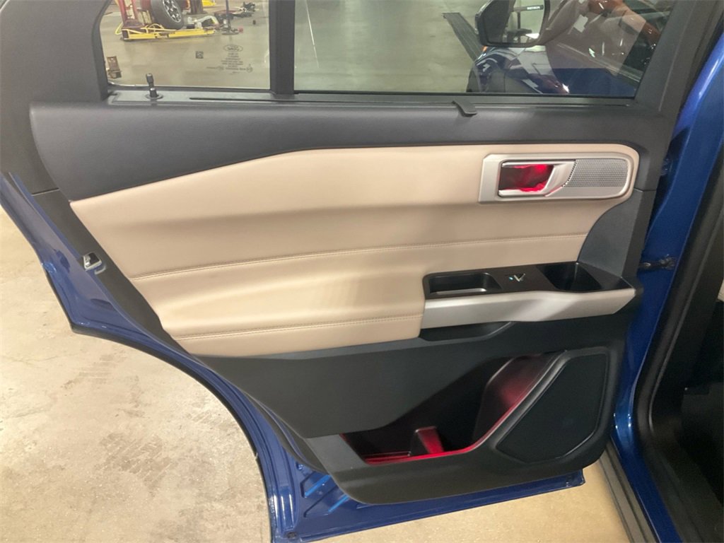 Used 2023 Ford Explorer Limited image 22