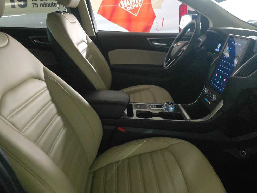 Used 2023 Ford Edge SEL w/ Convenience Package image 10