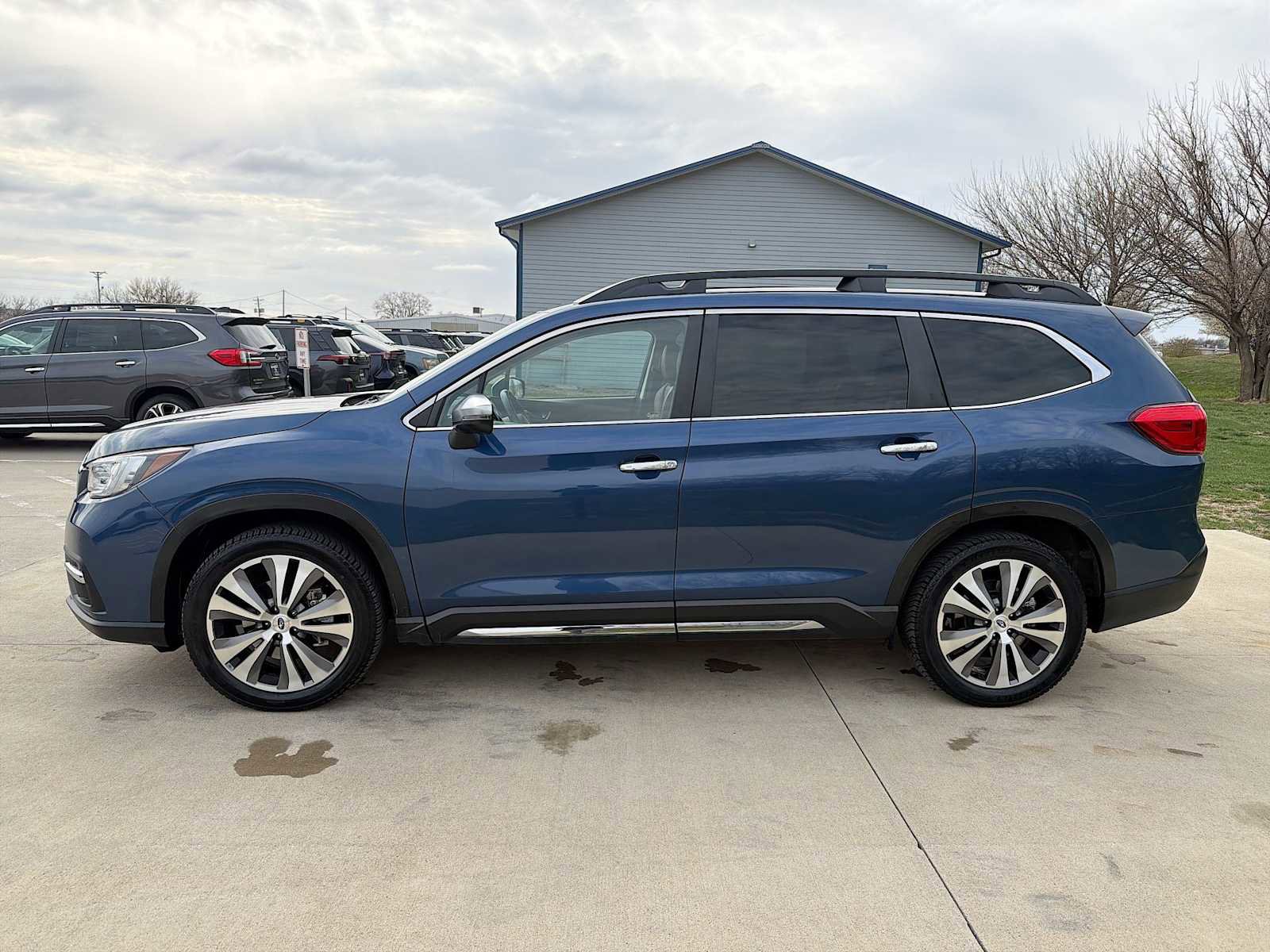 Used 2020 Subaru Ascent Touring image 3