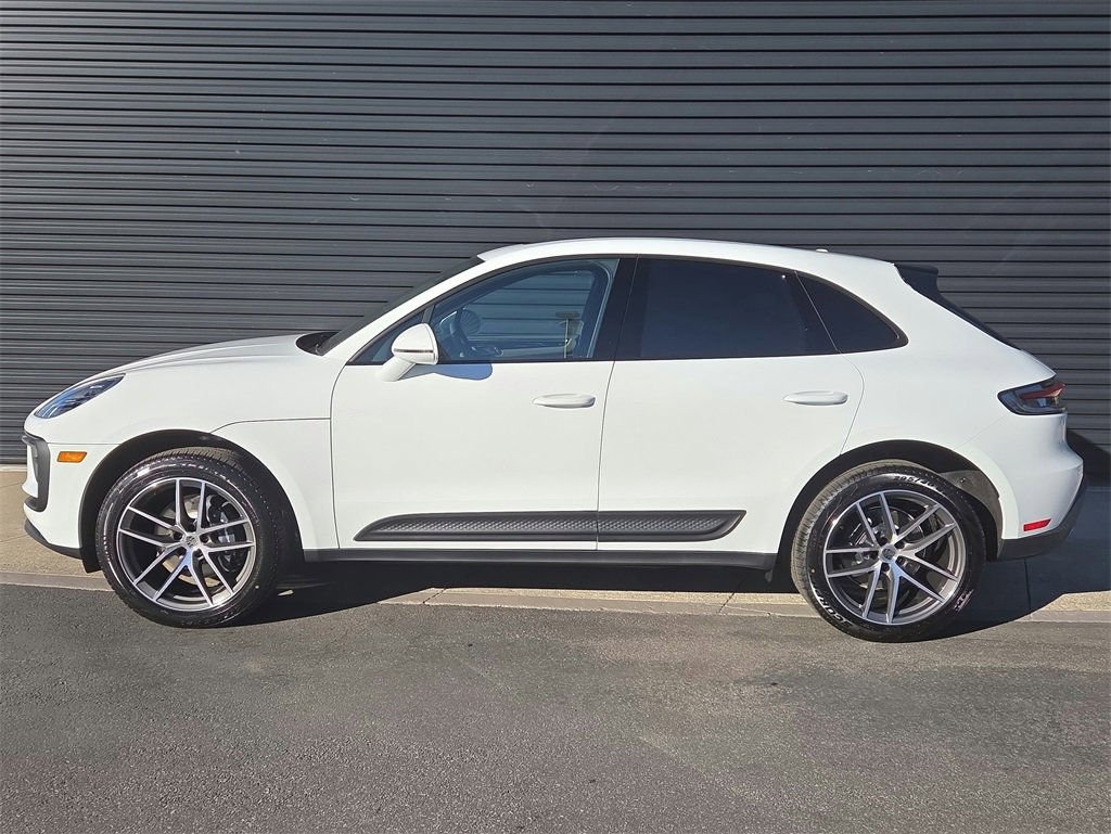 New 2026 Porsche Macan image 2