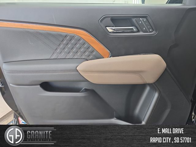 New 2026 GMC Canyon Denali w/ LPO, Denali Black Edition image 10